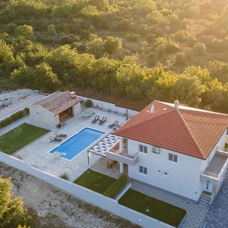 Magdalena By Interhome Polača
