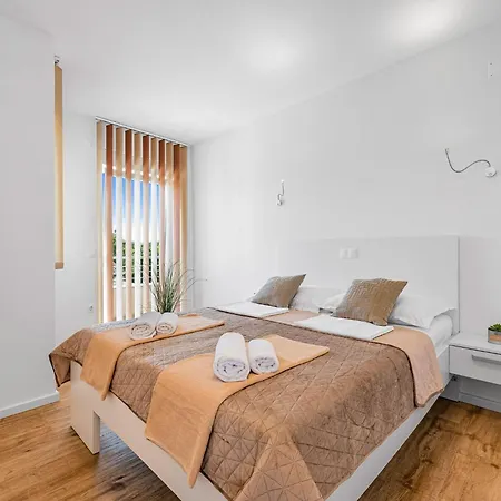 Nyaraló Magdalena By Interhome Polača